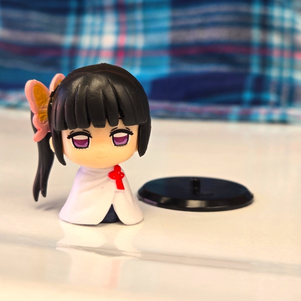 Demon Slayer: Kimetsu no Yaiba Kanao Tsuyuri Figurine